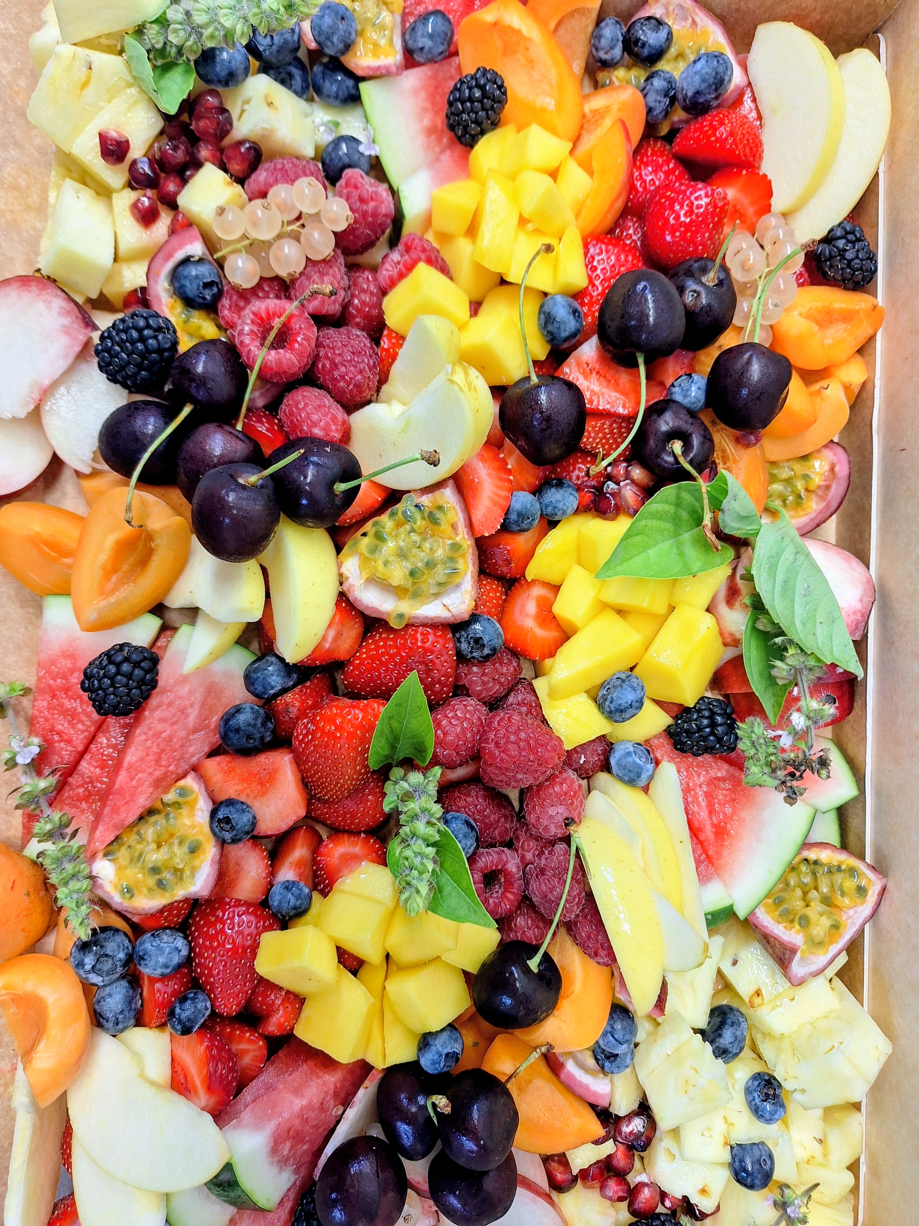 Plateau de fruits frais découpés — grand plateau (10 pers.)